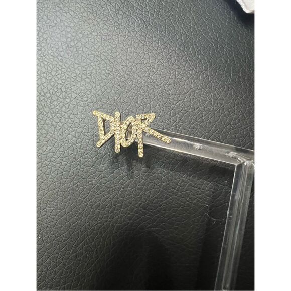 ⚡CLOSET CLEAR-OUT: PRICE DROP⚡ Dior gold tone earrings - Picture 2 of 7